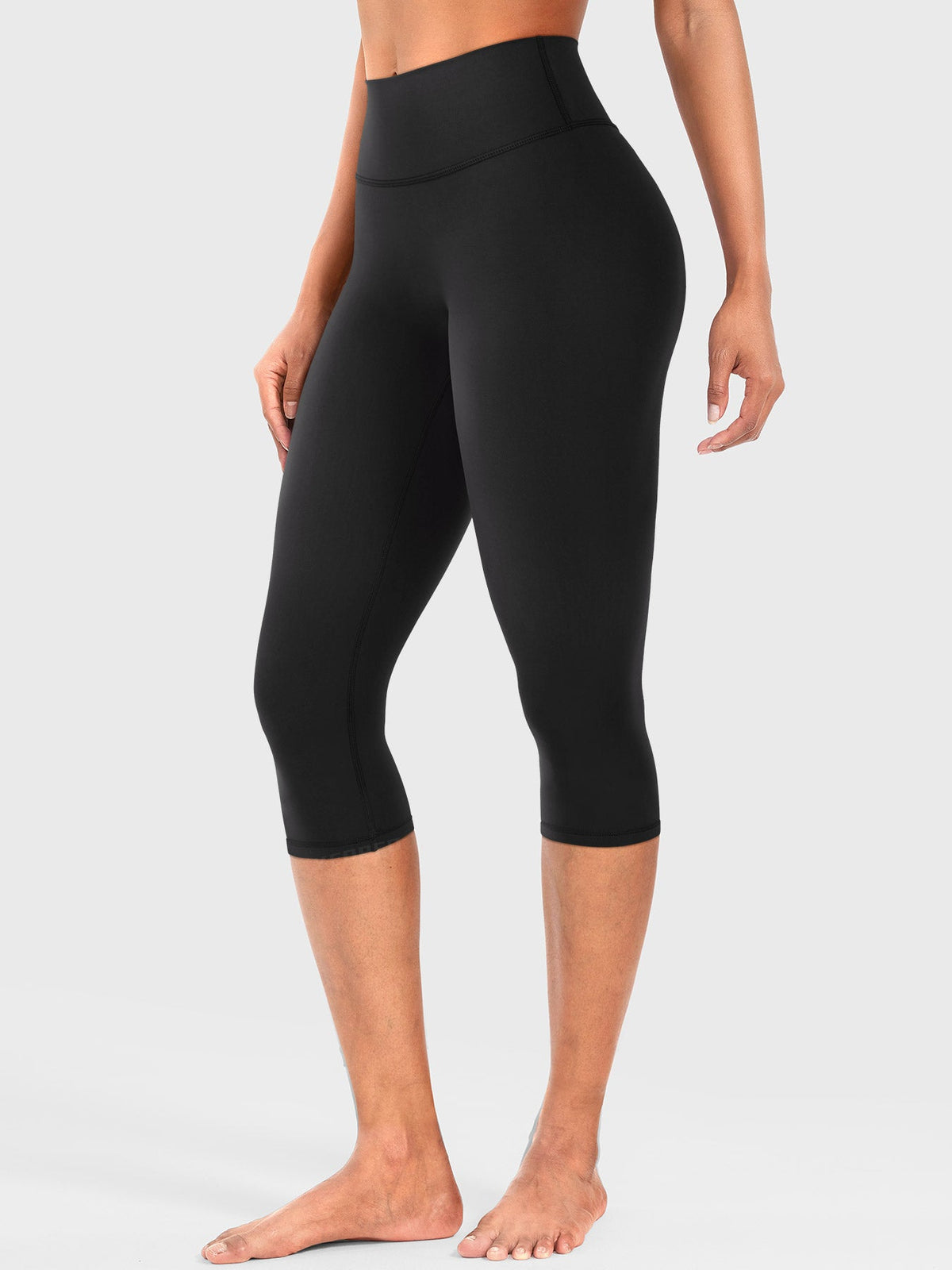 Blosee Kylie Off-Shoulder Capri Leggings Set