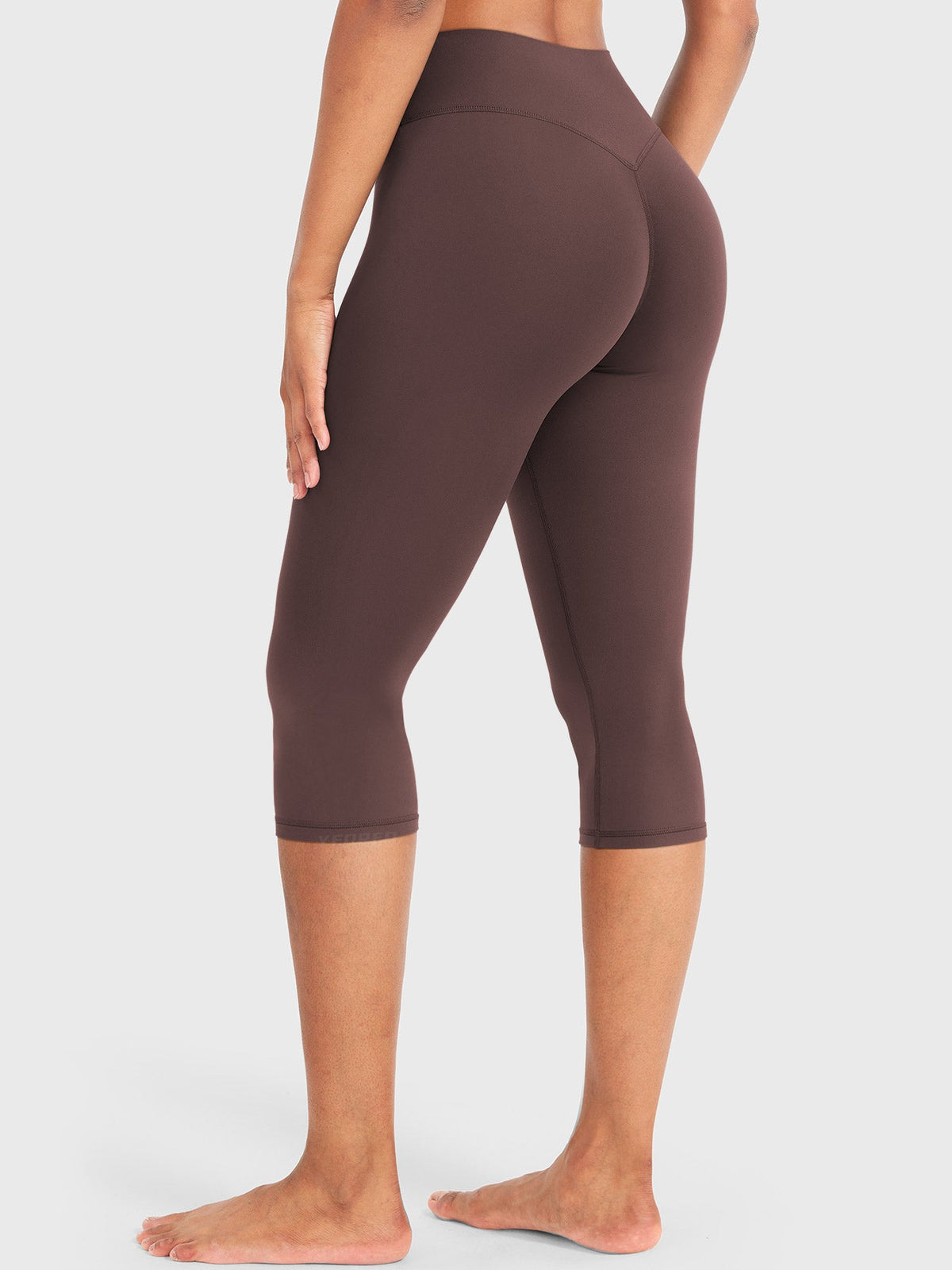 Blosee Kylie Off-Shoulder Capri Leggings Set